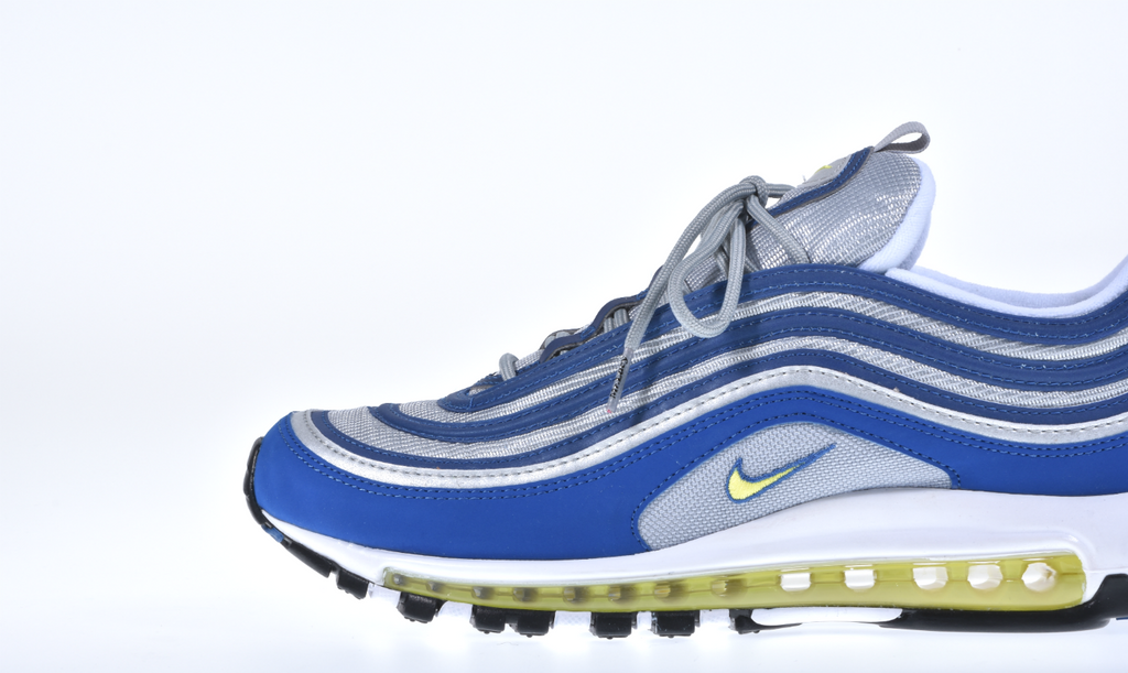 Mr.Lacy Roundies Grey laced in a Nike Air Max 97