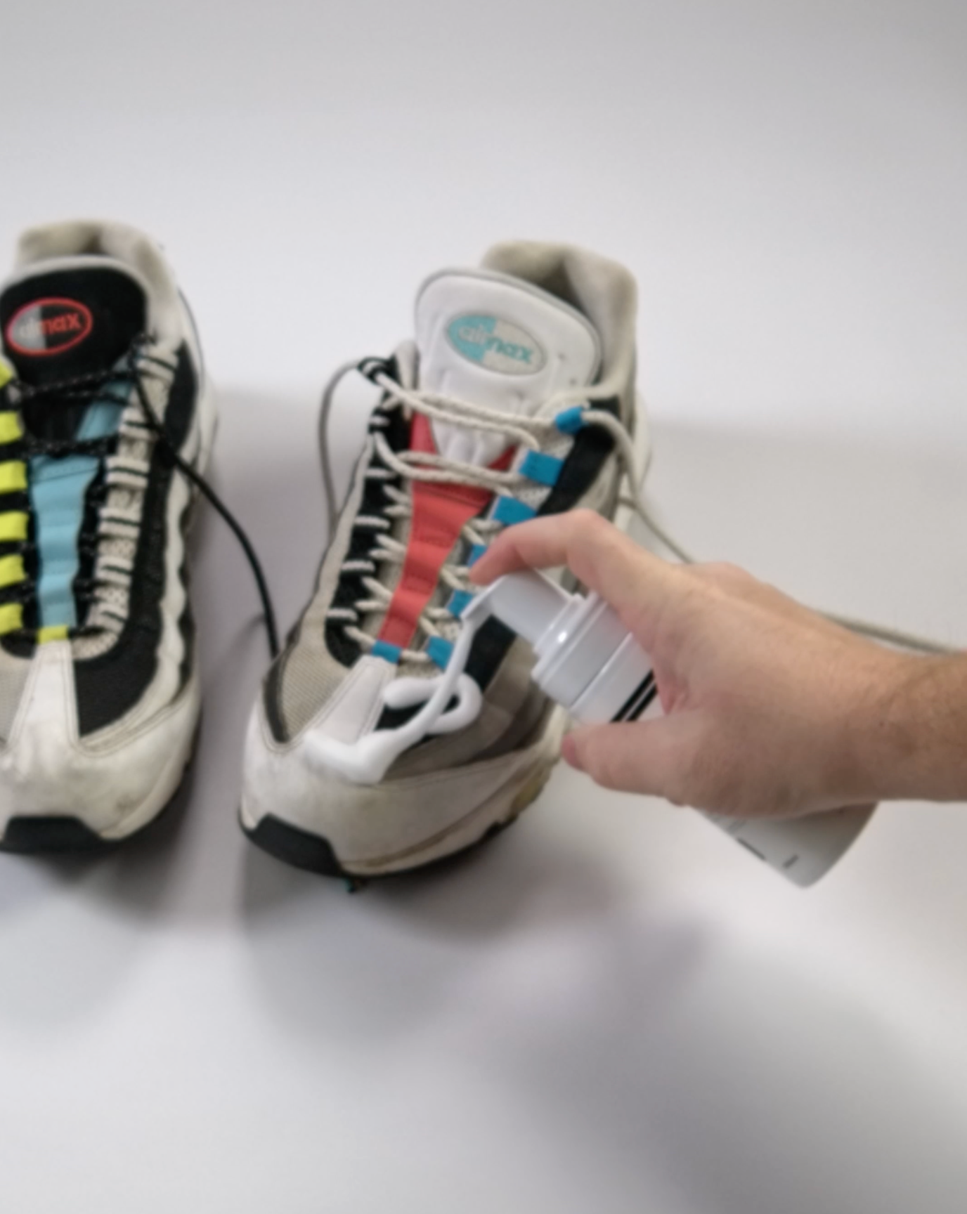 how to clean white air max 200